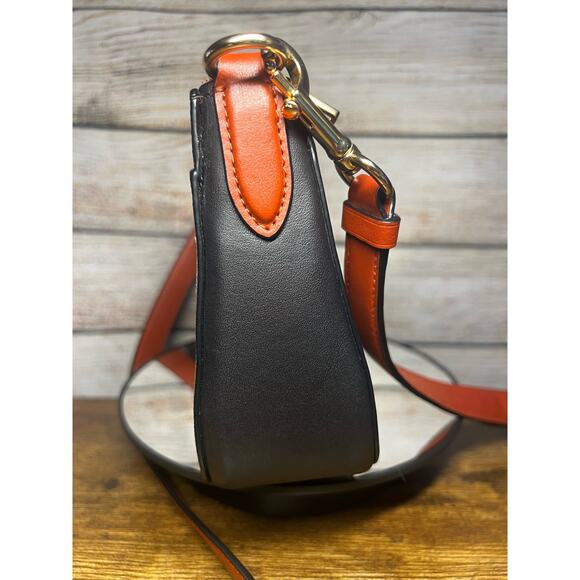 Coach Georgie Signature Baguette Shoulder Bag - Picture 2 of 11